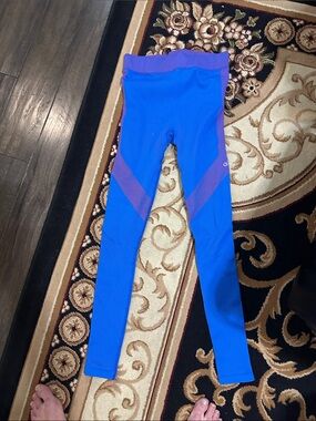 XS alo sweater leggings